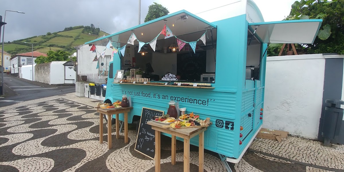 Monica's - Authentic Food